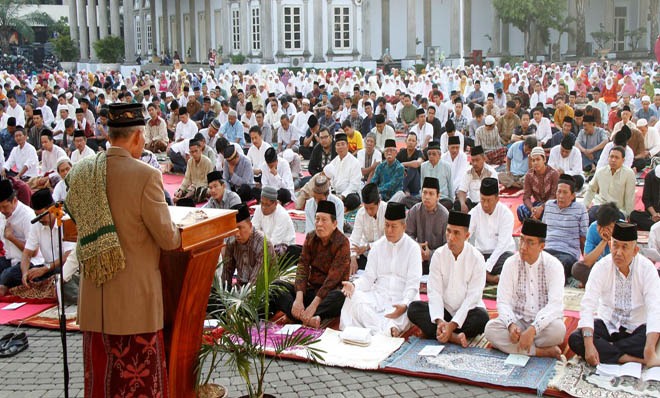 Hukum Memulai Shalat Tahiyatul Masjid Saat Khatib Sedang Khutbah