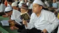 Hukum Membaca Allah Allah Disela-Sela Orang Membaca Al-Qur'an