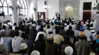 Bagaimana Hukum Sholat Tahiyatal Masjid Ketika Khutbah Jum'at Berlangsung?