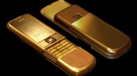 Bagaimana Hukum Memakai Handphone Berbahan Emas?