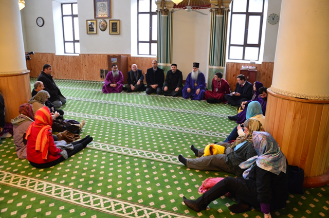 Hukum Berbicara Masalah Dunia Di Dalam Masjid