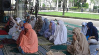 Makmum Shalat di Teras Masjid yang Pintunya Tertutup Rapat, Sahkah