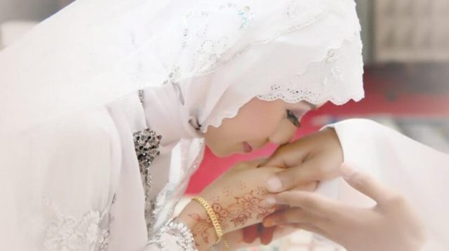 Calon Istri Solihah Benarkah Harus Memakai Jilbab?