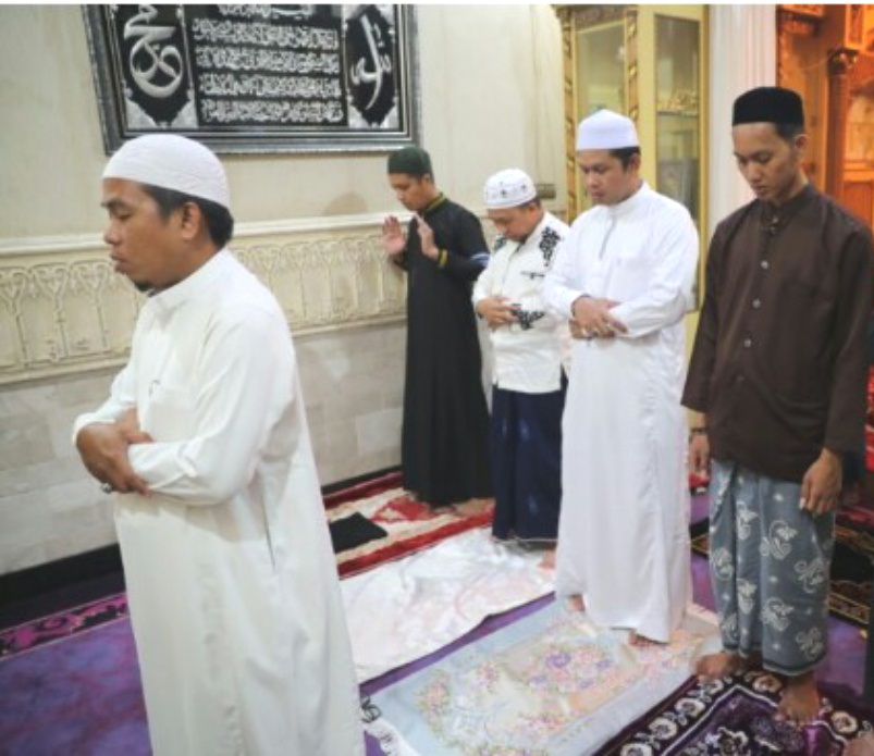 Bacaan Bilal Shalat Tarawih Lengkap dengan Jawaban dan Doa Witirnya