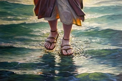 Kisah Wali Allah Sholat di Atas Air dan Menyelamatkan Kapal Tenggelam